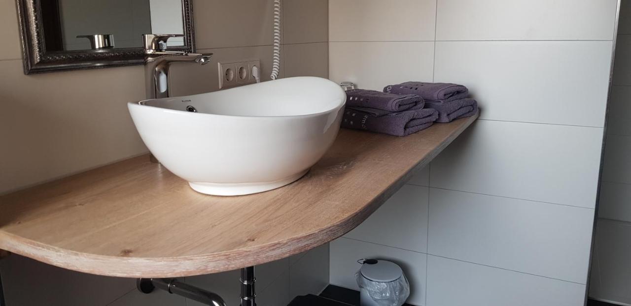 Boardinghouse Marktplatz Schwandorf in Bayern Εξωτερικό φωτογραφία